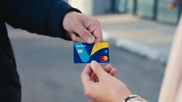 Veritas : une carte Mastercard internationale pour tous !