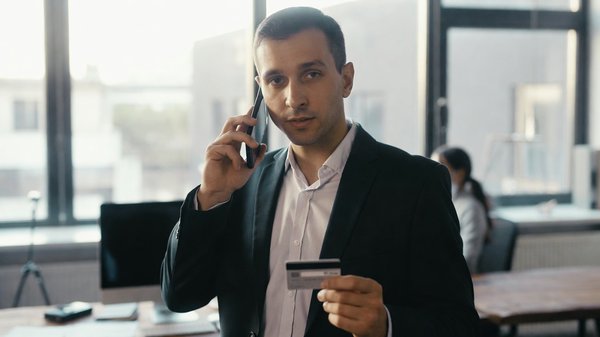 Quelles options existe-t-il pour gérer ses finances avec les services bancaires essentiels ?